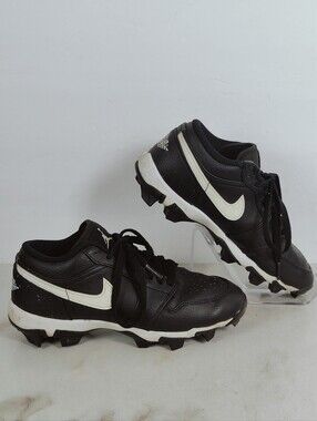 Nike Kids' Air Jordan 1 Low Cleat GS Multi-Sport Football Baseball Cleats, 4.5Y